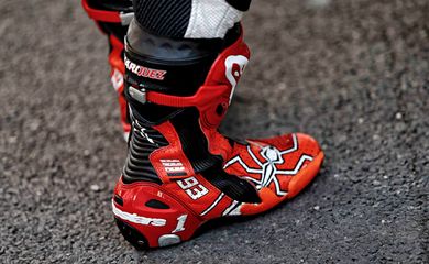 Race boots